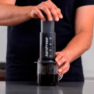 AeroPress Coffeemaker - Køb Aeropress kaffebryggeren her