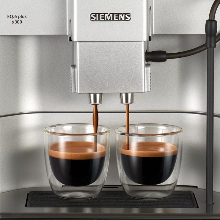 Siemens TE653M11RW EQ6 Plus s300 Espressomaskine Inkl. Mælkebeholder, Kaffe & Pleje