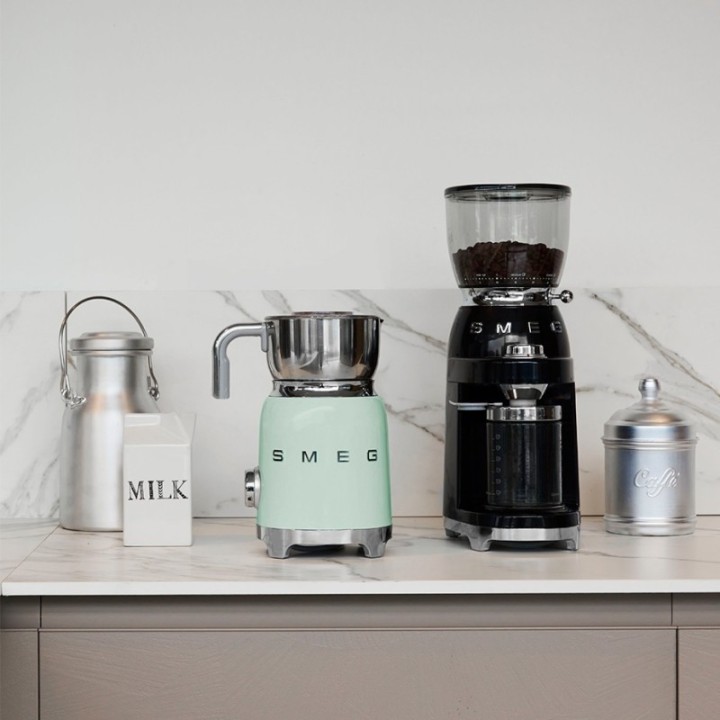 Smeg MFF11PGEU Mælkeskummer Pastelgrøn