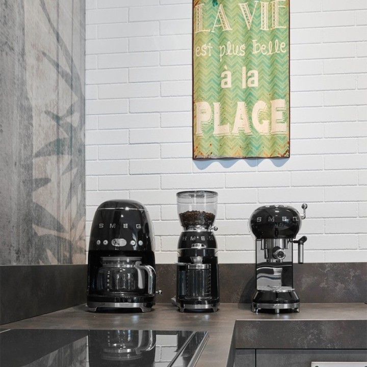 Smeg DCF02BLEU Drip Kaffemaskine Sort