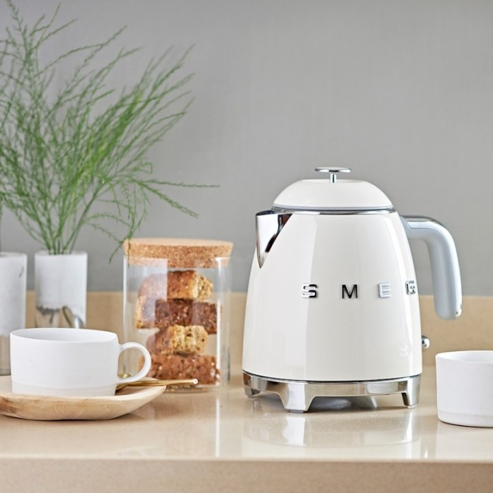 Smeg KLF05CREU Minielkedel 0,8L Creme