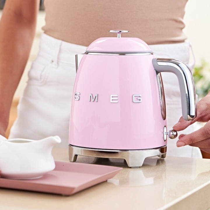 Smeg KLF05PKEU Minielkedel 0,8L Rosa