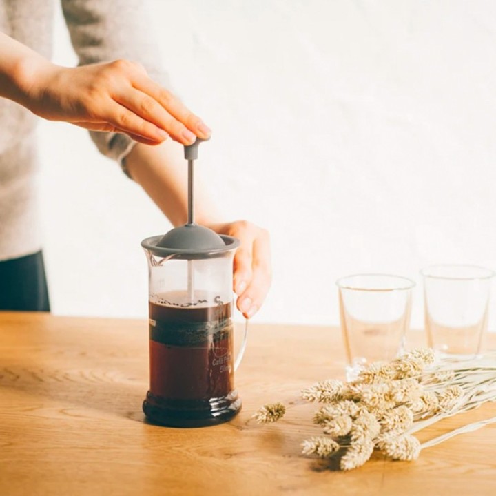 Hario Stempelkande Slim 0,24 L Sort