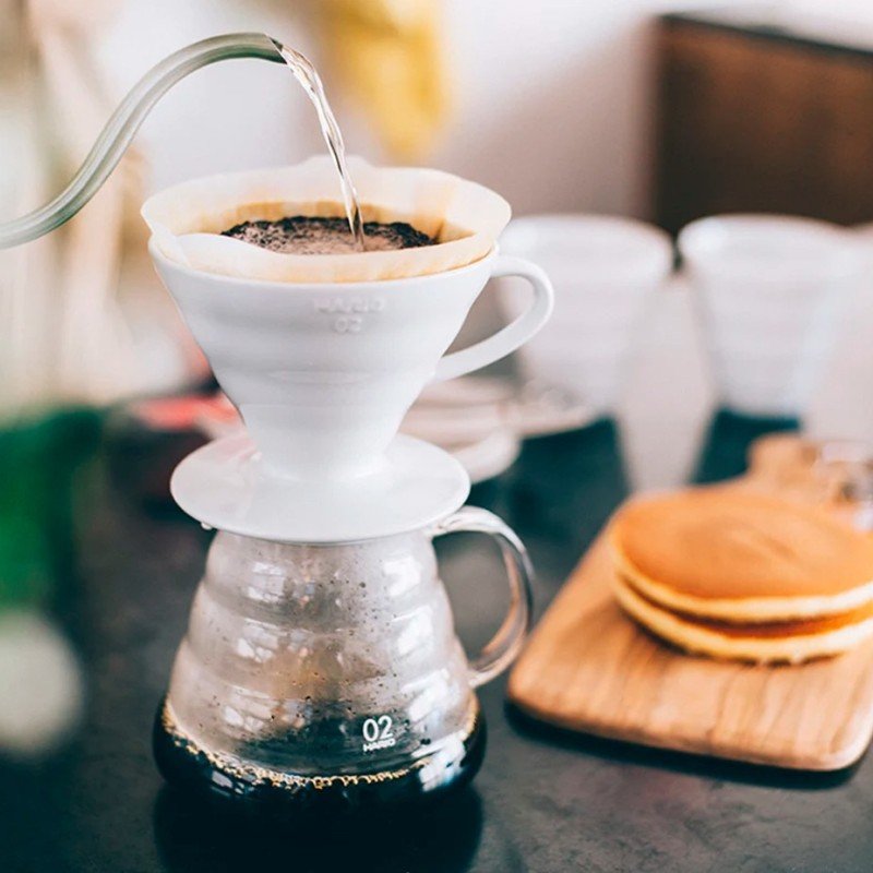 Hario Filterbryg Sæt Inkl. V60-02 Keramik Dripper 2 Kop, Server 0,6 L & Kedel