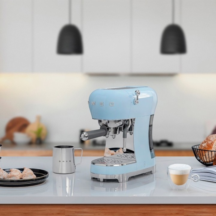 Smeg ECF02PBEU Espressomaskine Pastelblå