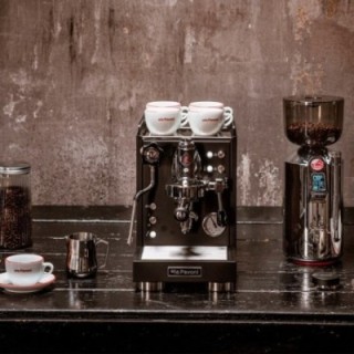 La Pavoni Mini Cellini Sort LPSMCB01EU Espressomaskine Inkl. Eureka Mignon Turbo Chrome/Sort Espressokværn