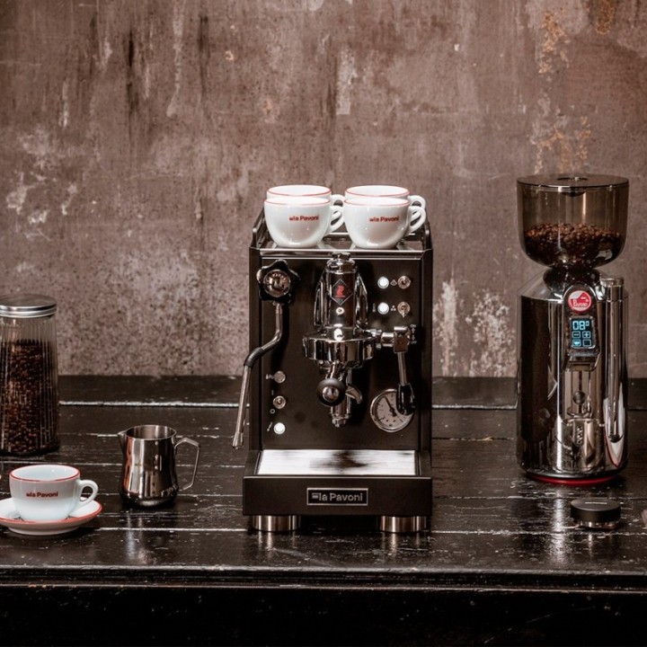 La Pavoni Mini Cellini Sort LPSMCB01EU Espressomaskine Inkl. Eureka Mignon Turbo Chrome/Sort Espressokværn