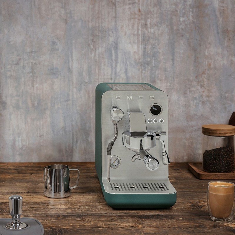 Smeg EMC02EGMEU Minipro Semiautomatisk Espressomaskine Emerald Green