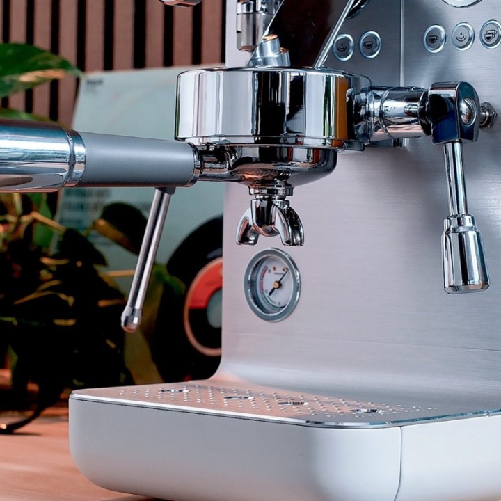 Smeg EMC02WHMEU Minipro Semiautomatisk Espressomaskine Hvid