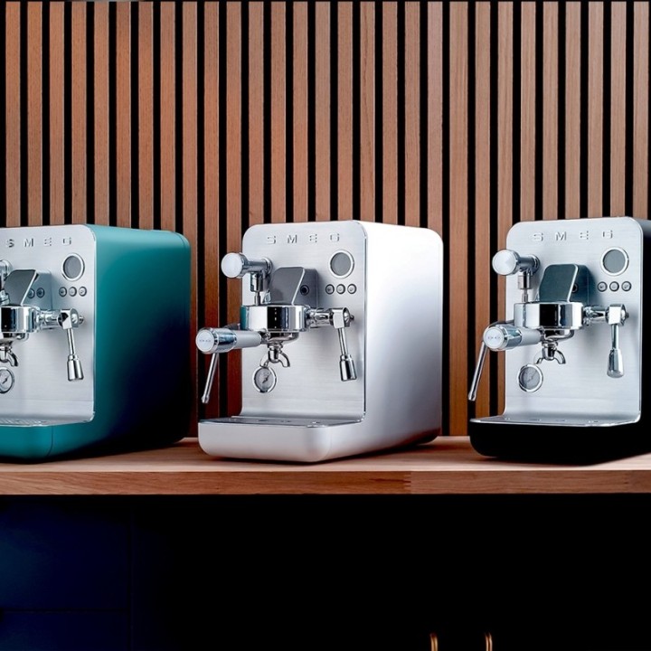 Smeg EMC02WHMEU Minipro Semiautomatisk Espressomaskine Hvid