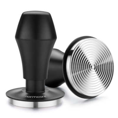 Normcore V4 Tamper med Fjeder, Riller & Titaniumsbelægning 58 mm Sort