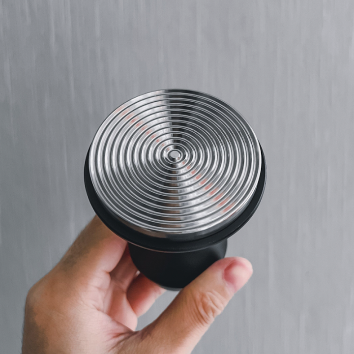 Normcore V4 Tamper med Fjeder & Riller 58 mm Sort