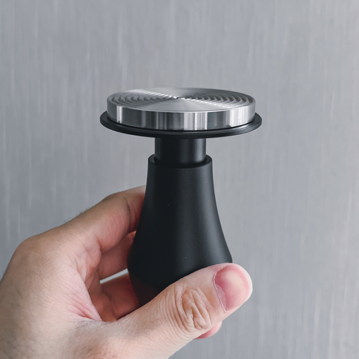 Normcore V4 Tamper med Fjeder & Riller 58 mm Sort