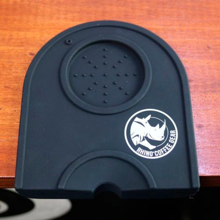 Rhino Classic Portafilter Stampemåtte med kant Sort