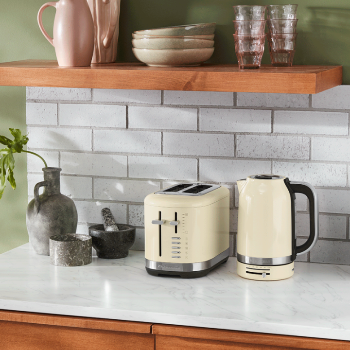 KitchenAid 5KEK1701EAC Elkedel 1,7 L Creme