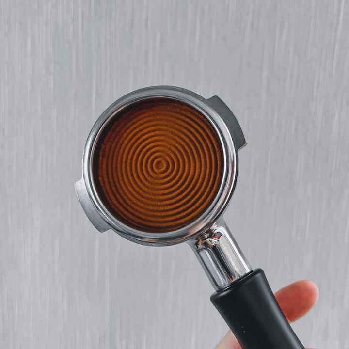 Normcore V4 Tamper med Fjeder & Riller 53,3 mm Sort