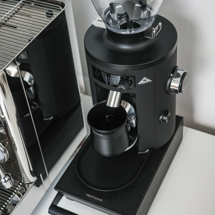 Normcore 2 i 1 Magnetisk Doserings Kop 53,3 mm Sort