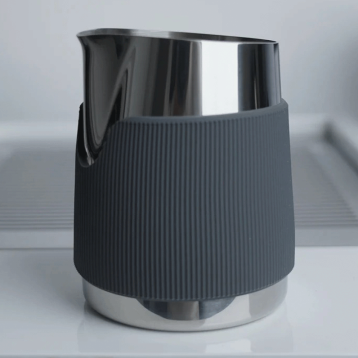 Normcore Håndtagsfri Mælkekande 0,45L Stål