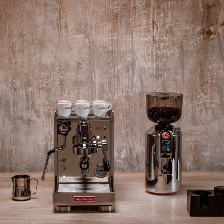 La Pavoni Mini Cellini LPSMCS01EU Espressomaskine Inkl. Eureka Mignon Zero 55s Mat Sort Espressokværn