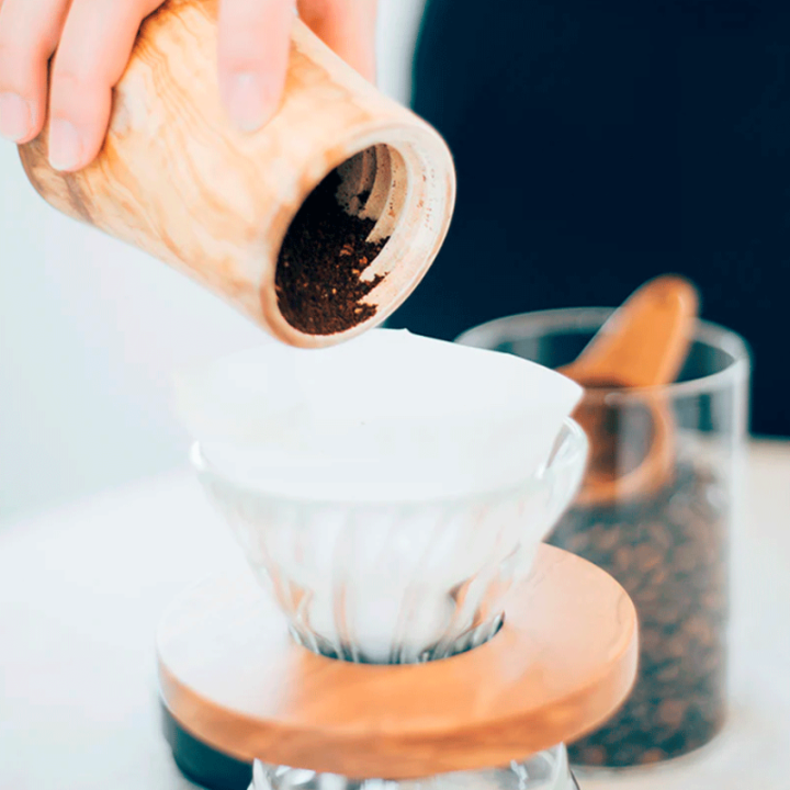 Hario V60 Manuel Kaffemølle Oliventræ