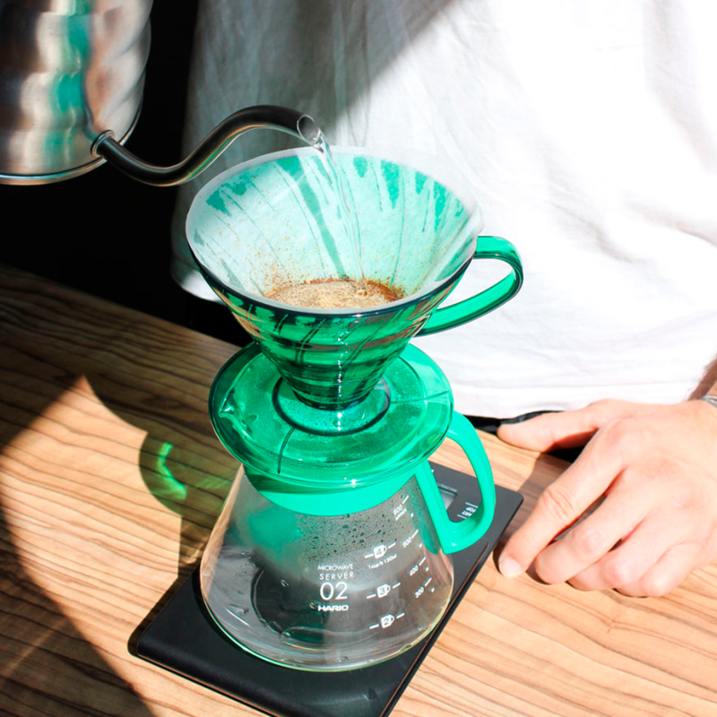 Hario V60 Filterbryg Sæt Grøn Inkl. Range Server 0,6 L, Dripper 2 Kop., IKAPE Pour Over Kedel med Termometer 1,2 L & Filtre