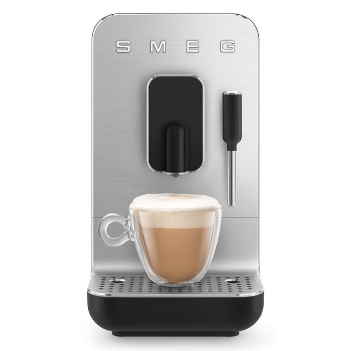 Smeg BCC12BLMEU Espressomaskine Sort Inkl. Mælkekande 0,35L & Rigtig Kaffe Crema Intenso 1kg Hele kaffebønner