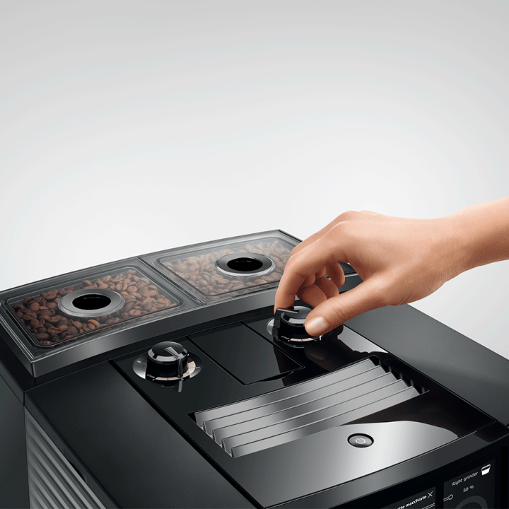 Jura J10 Twin (EA) Diamond Onyx Inkl. Startpakke DK sprog, Plejepakke, Mælkebeholder, Filtre & 3kg Hele kaffebønner