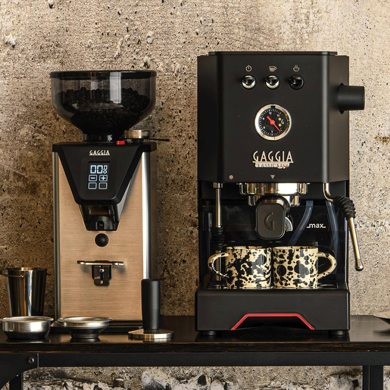 Gaggia Classic UP Sort Espressomaskine Inkl. Eureka Mignon Libra 55 Chrome/Mat Sort Espressokværn