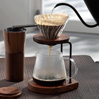 Hario V60-02 Glas Dripper Valnøddetræ 2 Kop.