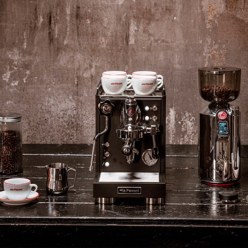 La Pavoni Mini Cellini Sort LPSMCB01EU Espressomaskine Inkl. Eureka Mignon Zero 65 Speedy Mat Sort Espressokværn