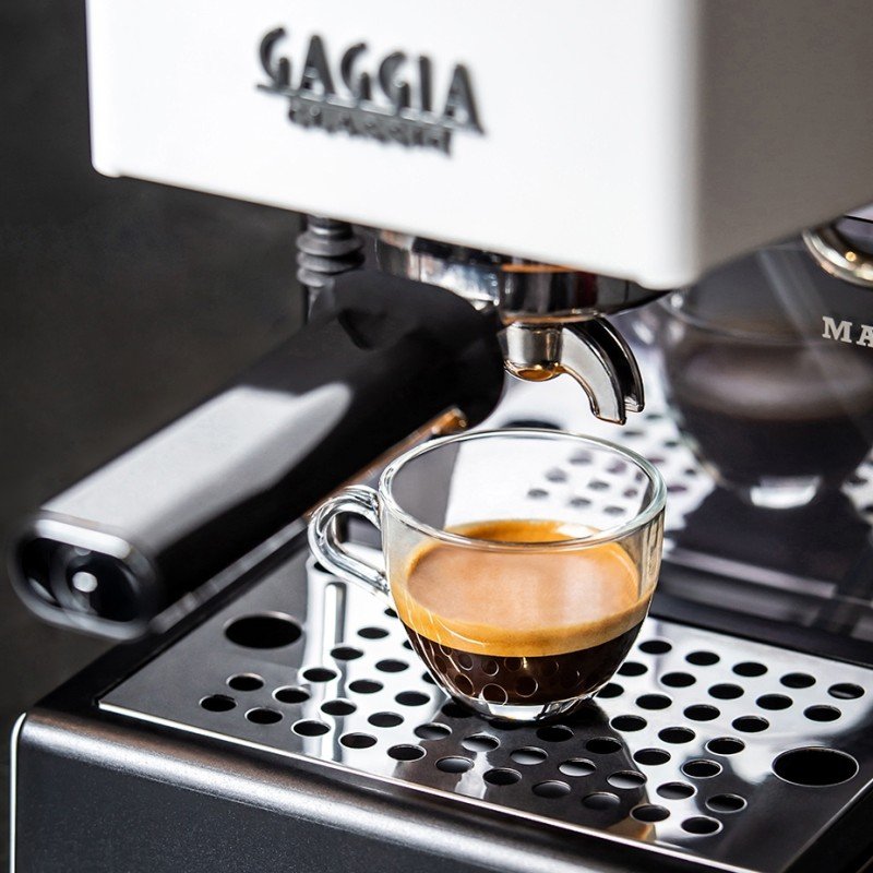 Gaggia Classic E24 Hvid Espressomaskine Inkl. Timemore Bricks Kværn 01S & Motta Aurora Kande 0,35L