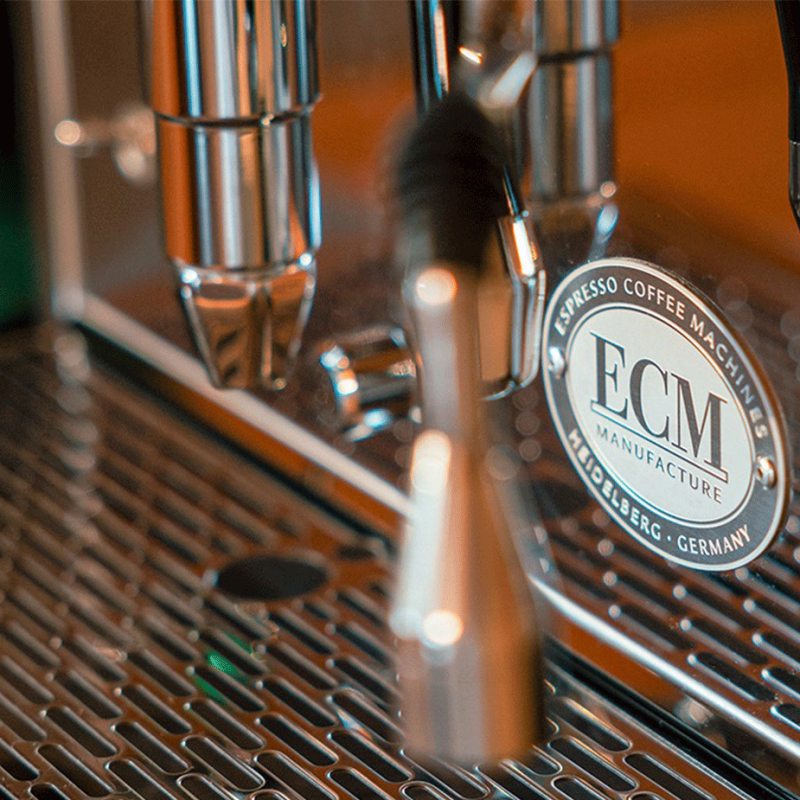 ECM Synchronika II Espressomaskine Inkl. ECM Exacto Stål Espressokværn, Knockbox, Tamper & Mælkekande