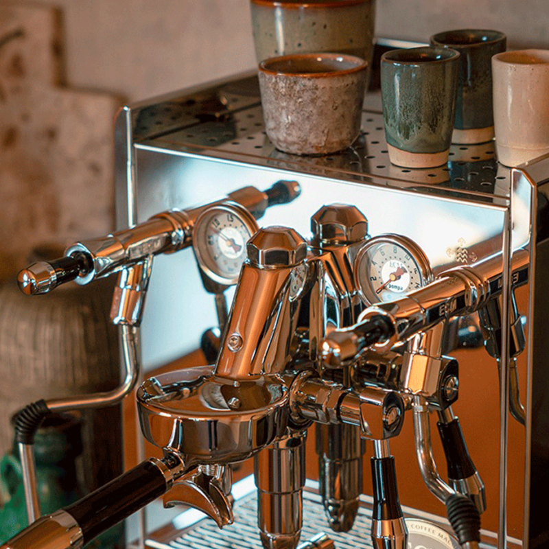 ECM Synchronika II Espressomaskine Inkl. ECM Exacto Stål Espressokværn, Knockbox, Tamper & Mælkekande