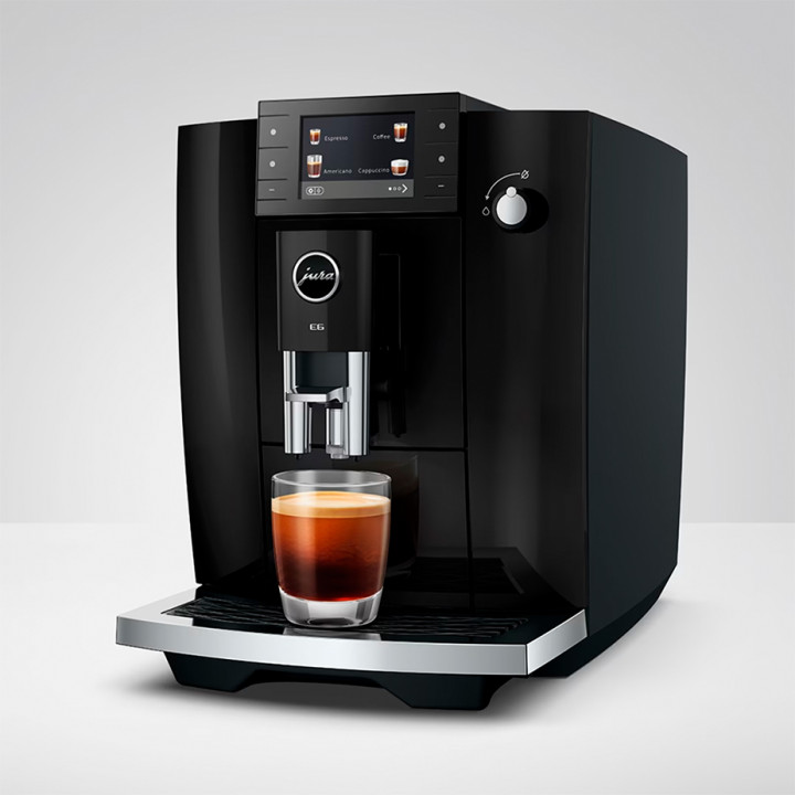 Jura E6 (ED) Piano Black Espressomaskine Inkl. Startpakke (DK sprog), Plejepakke, Mælkekande & 3kg Rigtig Kaffe