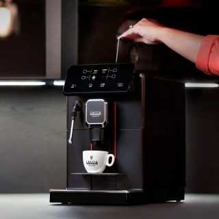 Gaggia Magenta Plus Espressomaskine Inkl. 2kg Rigtig Kaffe & Mælkekande
