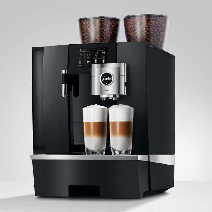Jura Giga X8 (EA) Espressomaskine Inkl. 2,5L Cooler, Pleje & 12kg Kaffe Jura Giga X8 (EA) Espressomaskine Inkl. 2,5L Cooler, Pleje & 12kg Kaffe