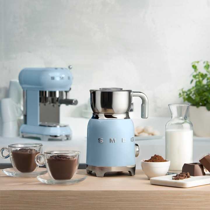 Smeg MFF11PBEU Mælkeskummer Pastelblå