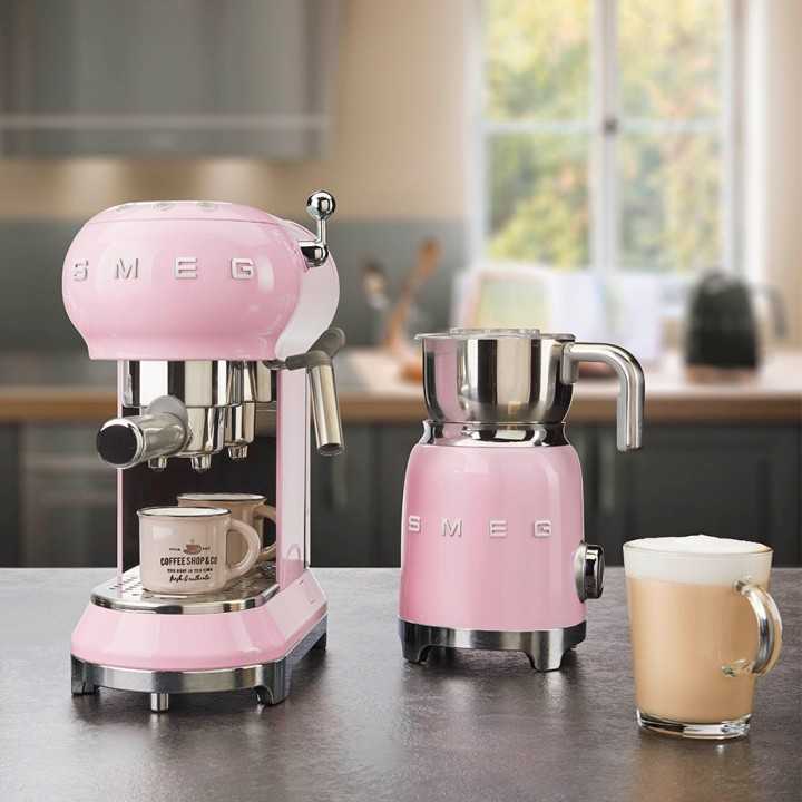 Smeg MFF01PKEU Mælkeskummer Rosa
