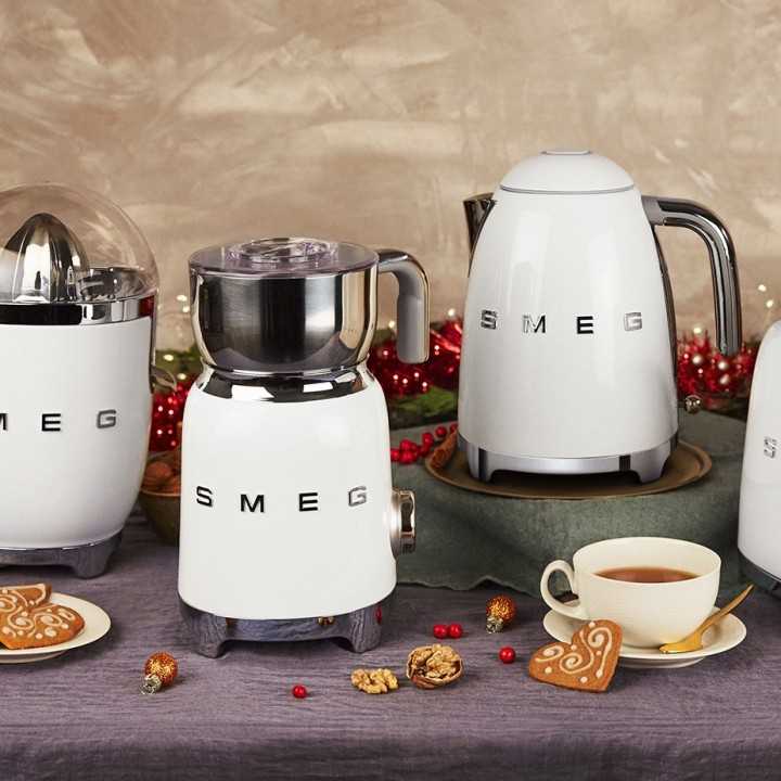 Smeg MFF11WHEU Mælkeskummer Hvid