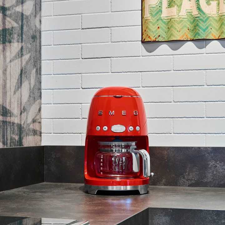 Smeg DCF02RDEU Drip Kaffemaskine Rød Smeg DCF02RDEU Drip Kaffemaskine Rød