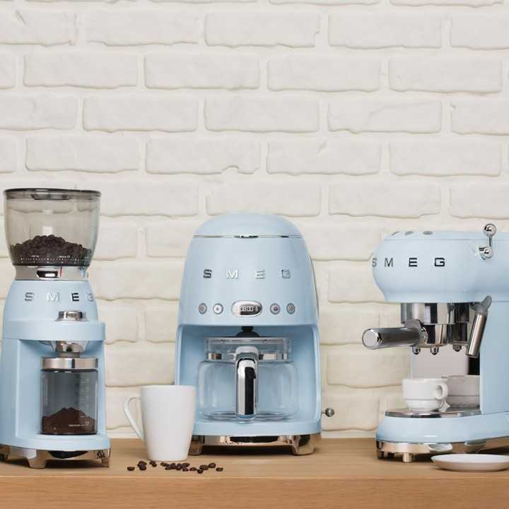 Smeg DCF02PBEU Drip Kaffemaskine Pastelblå Smeg DCF02PBEU Drip Kaffemaskine Pastelblå