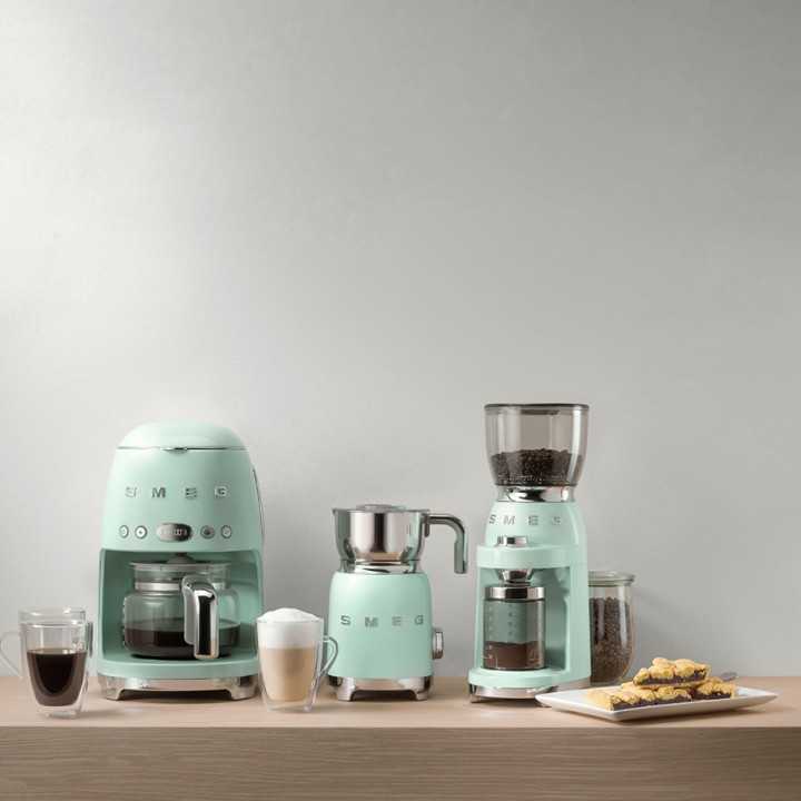 Smeg DCF02PGEU Drip Kaffemaskine Pastelgrøn Smeg DCF02PGEU Drip Kaffemaskine Pastelgrøn