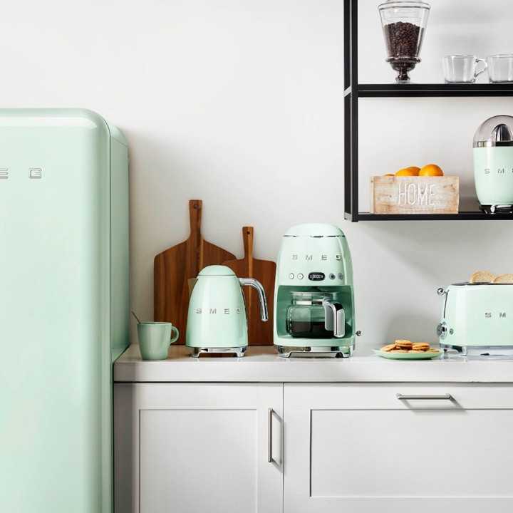 Smeg DCF02PGEU Drip Kaffemaskine Pastelgrøn Smeg DCF02PGEU Drip Kaffemaskine Pastelgrøn
