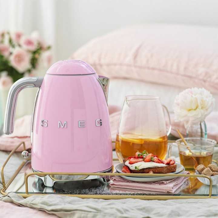 Smeg KLF03PKEU Elkedel 1,7L Rosa Smeg KLF03PKEU Elkedel 1,7L Rosa