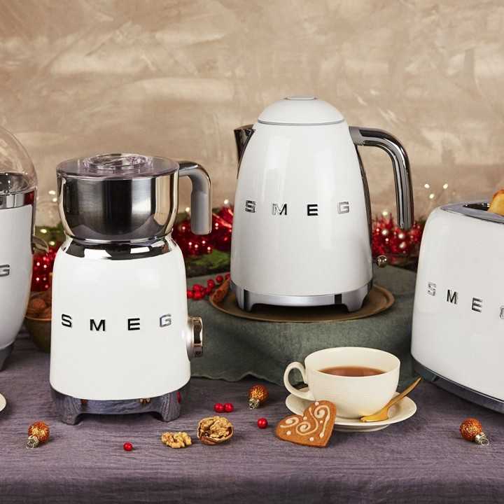 Smeg KLF03WHEU Elkedel 1,7L Hvid Smeg KLF03WHEU Elkedel 1,7L Hvid