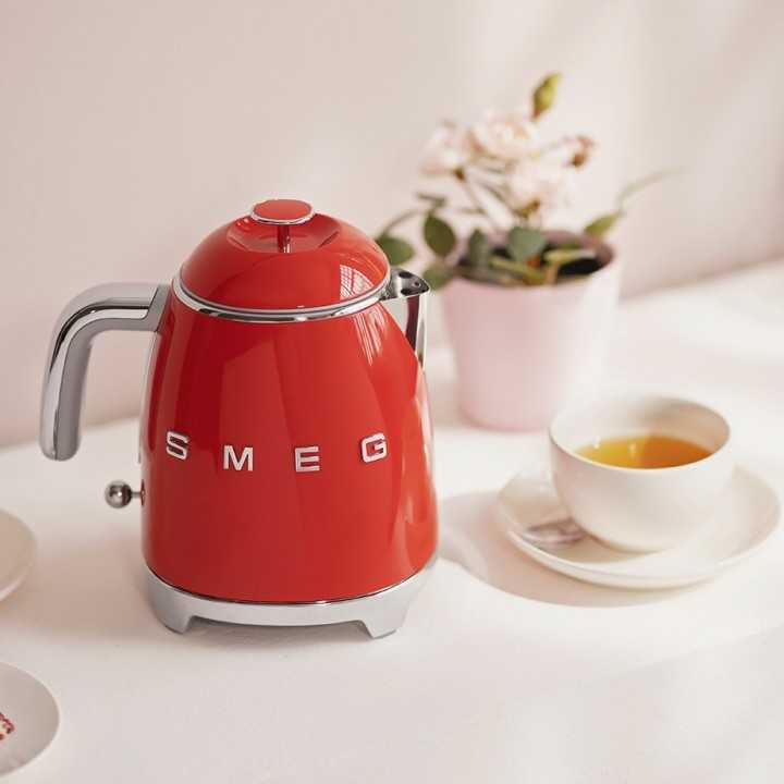 Smeg KLF05RDEU Minielkedel 0,8L Rød