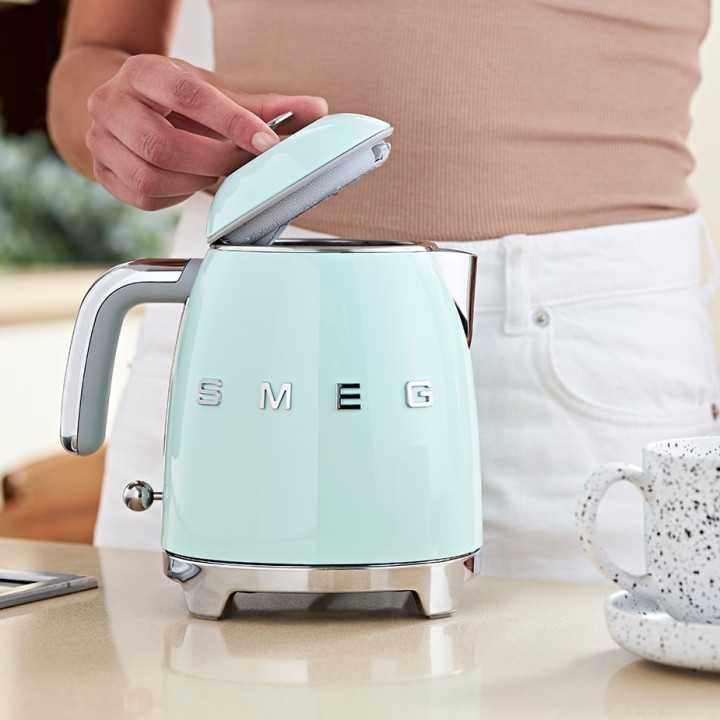 Smeg KLF05PGEU Minielkedel 0,8L Pastelgrøn Smeg KLF05PGEU Minielkedel 0,8L Pastelgrøn