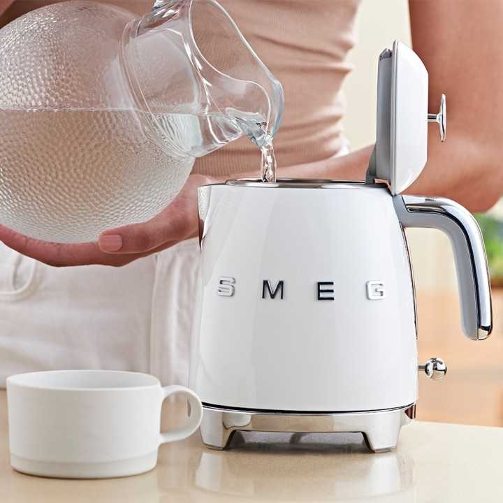 Smeg KLF05WHEU Minielkedel 0,8L Hvid Smeg KLF05WHEU Minielkedel 0,8L Hvid