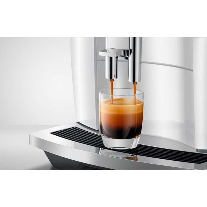 Jura E4 (EA) Piano White Espressomaskine Inkl. Kopper & 500g Rigtig Kaffe Jura E4 (EA) Piano White Espressomaskine Inkl. Kopper & 500g Rigtig Kaffe