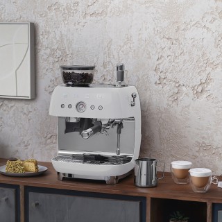 Smeg EGF03WHEU Manuel espressomaskine Inkl. Kværn Hvid Smeg EGF03WHEU Manuel espressomaskine Inkl. Kværn Hvid